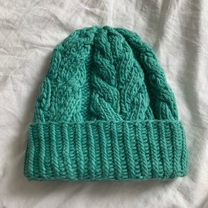 Vintage turquoise wool cable beanie